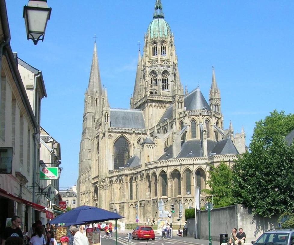 Duplex Cosy: Bayeux Getaway with Terrace Apartment Sommervieu Exterior photo